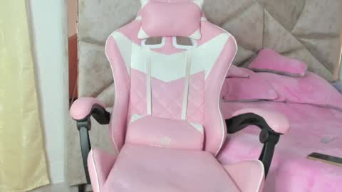 Snapshot of kendal_hot1 chatting on September 17, 9:27 pm Aleja3 online show from September 17, 9:27 pm