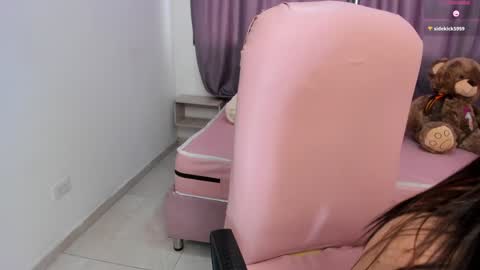 kendal_jhonsson online show from December 3, 7:55 pm