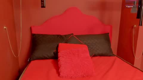 kendal_jhonsson online show from December 8, 7:00 pm