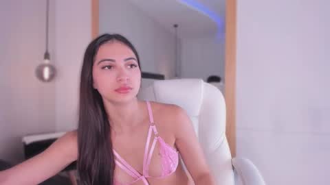 Snapshot of kendall__blake chatting on October 7, 11:51 am online show from October 7, 11:51 am