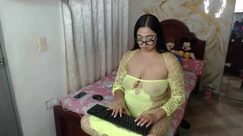 kendall  online show from November 11, 6:13 am