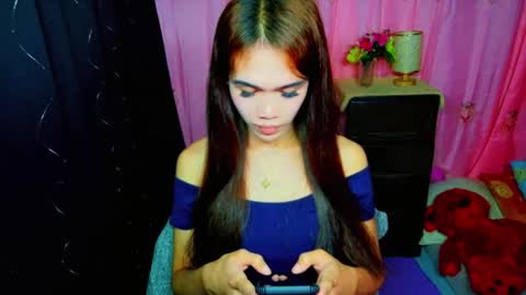 Kendall  online show from February 21, 1:23 pm