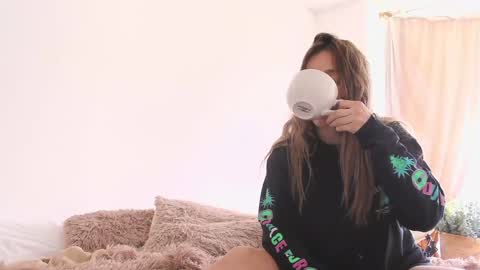 Snapshot of kendalltyler chatting on March 10, 5:07 pm kendall online show from March 10, 5:07 pm