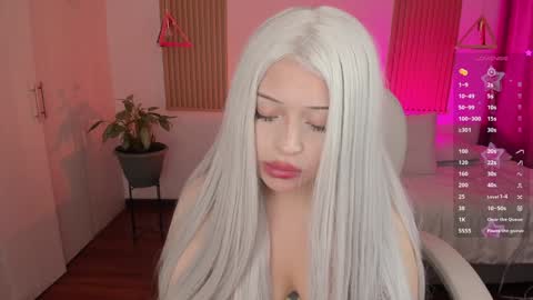 Kendall  online show from October 17, 8:22 pm