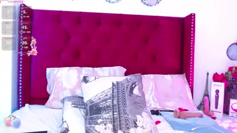 Snapshot of kendalross28 chatting on February 22, 4:09 pm Kendall online show from February 22, 4:09 pm