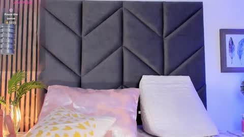 Snapshot of kendalross28 chatting on November 19, 4:07 pm Kendall online show from November 19, 4:07 pm