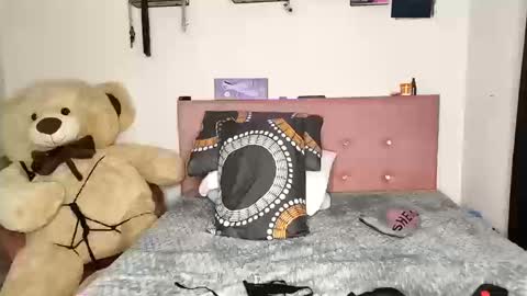 Snapshot of kendra_lil_evill chatting on October 15, 9:59 pm kendra online show from October 15, 9:59 pm