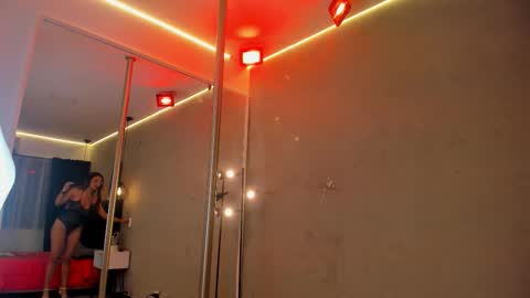 Snapshot of kendra_london chatting on November 14, 11:31 am Kendra London online show from November 14, 11:31 am