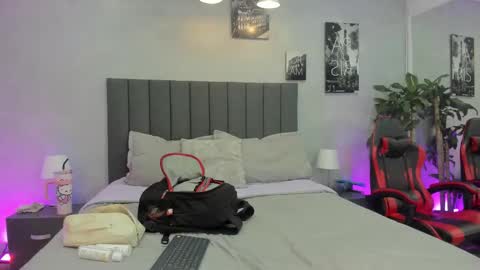 Snapshot of kendra_london chatting on November 21, 11:20 am Kendra London online show from November 21, 11:20 am