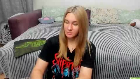 Snapshot of kendra_xx_ chatting on November 11, 11:10 am Kendra online show from November 11, 11:10 am
