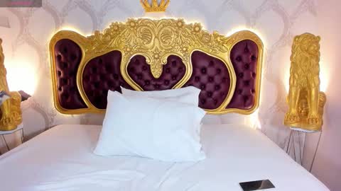 Snapshot of kendralholson chatting on November 27, 4:36 am Kendral online show from November 27, 4:36 am