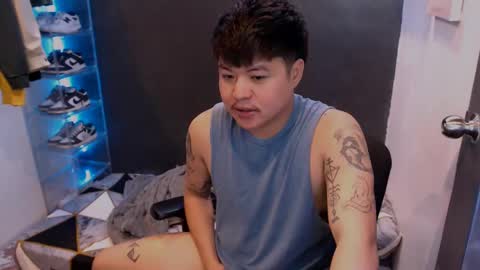 Snapshot of kenhotline911 chatting on January 19, 7:15 pm ken online show from January 19, 7:15 pm