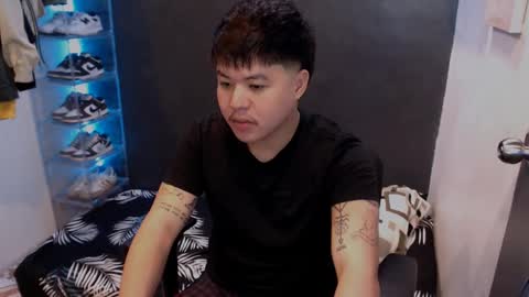 Snapshot of kenhotline911 chatting on January 25, 2:14 pm ken online show from January 25, 2:14 pm