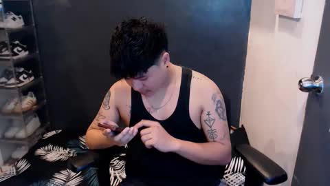 Snapshot of kenhotline911 chatting on March 5, 2:12 pm ken online show from March 5, 2:12 pm