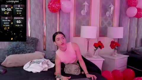 keniavelvet  online show from February 17, 1:40 pm