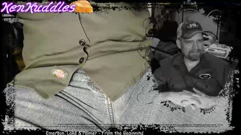 Snapshot of kenkuddles chatting on September 28, 3:01 am Ken Kuddles online show from September 28, 3:01 am