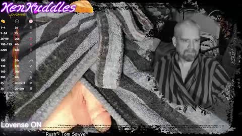 Snapshot of kenkuddles chatting on September 30, 2:27 am Ken Kuddles online show from September 30, 2:27 am