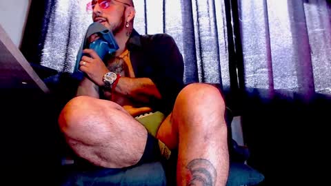 Snapshot of kenllyhot chatting on December 18, 7:30 pm Kenlly online show from December 18, 7:30 pm