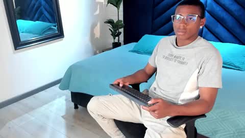 Kenny Thompson online show from February 21, 9:16 pm