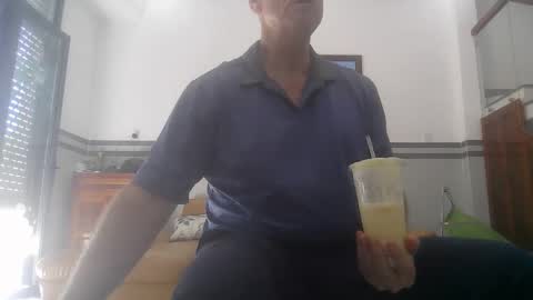 kent_ham online show from December 18, 4:18 am