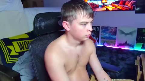 Snapshot of kentuckydrake chatting on December 3, 1:13 am Drake online show from December 3, 1:13 am