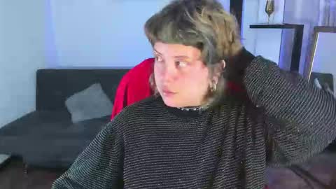 Snapshot of kenziesharik chatting on November 17, 4:40 am Kenzie online show from November 17, 4:40 am