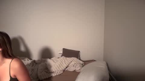 Snapshot of kenziesmithh chatting on September 19, 7:36 pm kenziesmithh online show from September 19, 7:36 pm