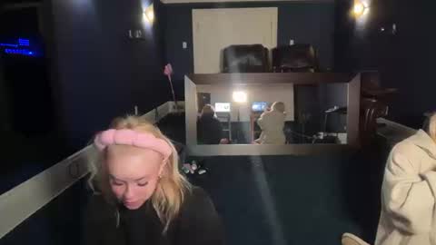 Snapshot of kenziesmithh chatting on October 12, 5:12 pm kenziesmithh online show from October 12, 5:12 pm