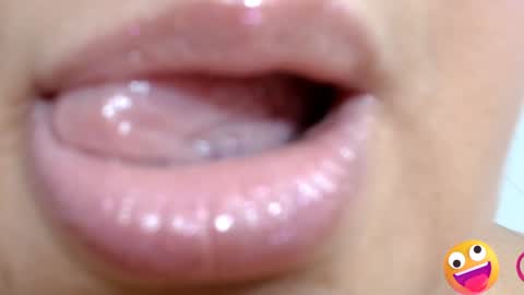 K E R L Y online show from January 28, 8:58 pm