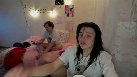 Snapshot of kesh_mne chatting on May 3, 7:53 pm kesh_mne online show from May 3, 7:53 pm