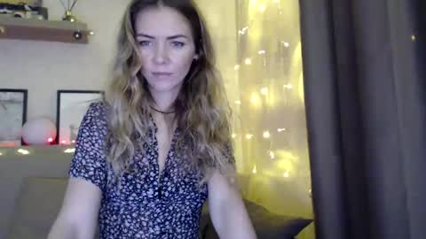 kessiecage online show from December 18, 11:40 pm