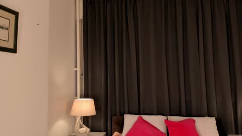 Snapshot of kettybelly chatting on February 13, 6:09 am kettyIm a simple girl who likes gifts Lovense is activeThere are legends that in this room all your wish can come true online show from February 13, 6:09 am