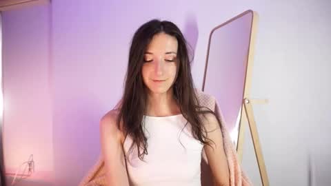 Snapshot of kettybelly chatting on September 22, 7:21 am kettyIm a simple girl who likes gifts Lovense is activeThere are legends that in this room all your wish can come true online show from September 22, 7:21 am