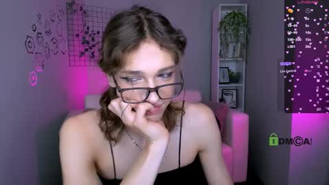kevi here online show from September 24, 8:34 pm