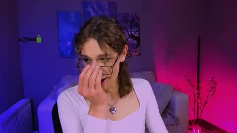kevi here online show from September 29, 7:51 pm