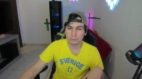 Snapshot of kevin873s chatting on October 30, 11:16 pm Kevin online show from October 30, 11:16 pm