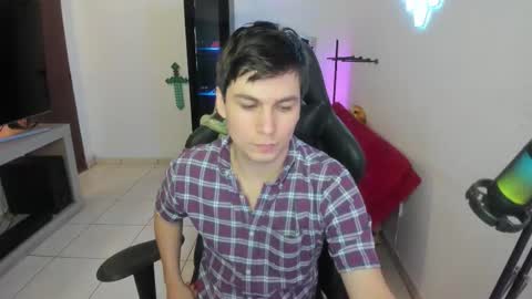 Snapshot of kevin873s chatting on November 3, 11:37 pm Kevin online show from November 3, 11:37 pm