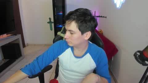 Snapshot of kevin873s chatting on November 4, 11:37 pm Kevin online show from November 4, 11:37 pm