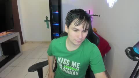 Snapshot of kevin873s chatting on November 7, 11:49 pm Kevin online show from November 7, 11:49 pm