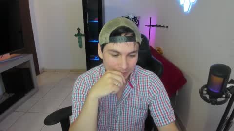 Snapshot of kevin873s chatting on November 8, 11:36 pm Kevin online show from November 8, 11:36 pm