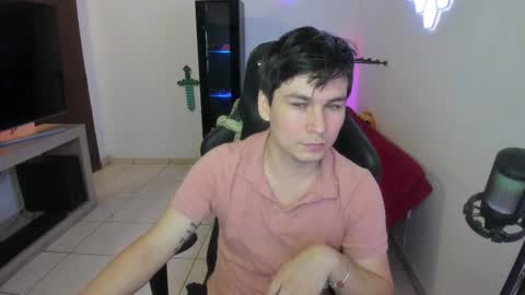 Snapshot of kevin873s chatting on November 12, 11:14 pm Kevin online show from November 12, 11:14 pm