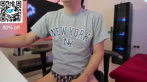 Snapshot of kevin873s chatting on November 28, 11:29 pm Kevin online show from November 28, 11:29 pm