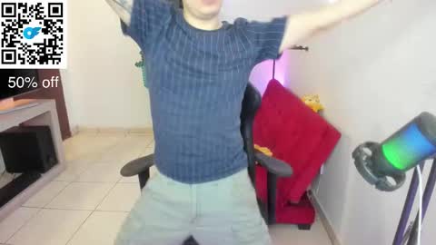 Snapshot of kevin873s chatting on December 13, 11:32 pm Kevin online show from December 13, 11:32 pm