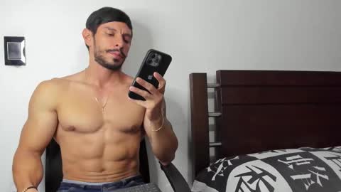 kevin_malone22 online show from January 12, 11:32 pm