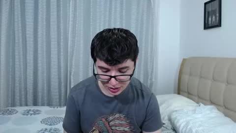 Snapshot of kevinhunts chatting on October 21, 6:52 pm Kevin online show from October 21, 6:52 pm