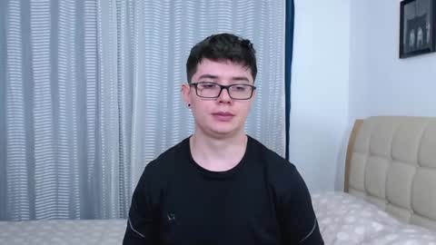 Snapshot of kevinhunts chatting on November 5, 6:08 pm Kevin online show from November 5, 6:08 pm