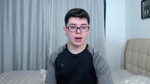 Snapshot of kevinhunts chatting on November 8, 4:51 pm Kevin online show from November 8, 4:51 pm