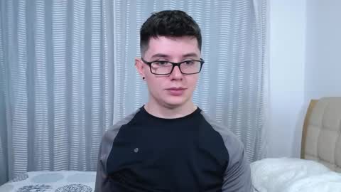 Snapshot of kevinhunts chatting on November 20, 6:18 pm Kevin online show from November 20, 6:18 pm