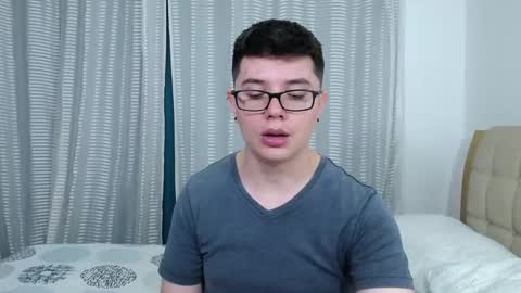 Snapshot of kevinhunts chatting on November 22, 10:09 pm Kevin online show from November 22, 10:09 pm