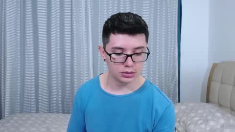 Snapshot of kevinhunts chatting on November 25, 6:52 pm Kevin online show from November 25, 6:52 pm